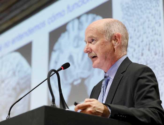 Protección de la intimidad cerebral: Rafael Yuste impulsa el debate sobre los neuroderechos en la UC