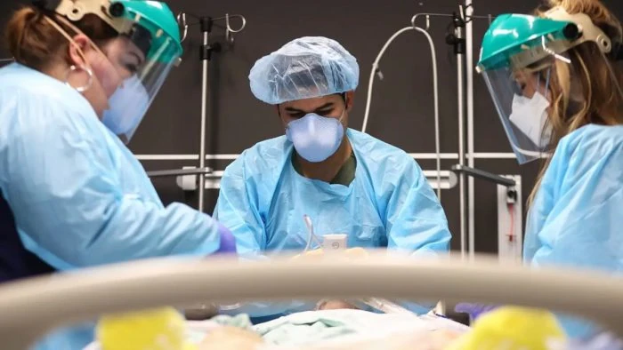 Un reconocido abogado testifica: “Los hospitales fueron incentivados con más dinero por cada paciente que moría por Covid”